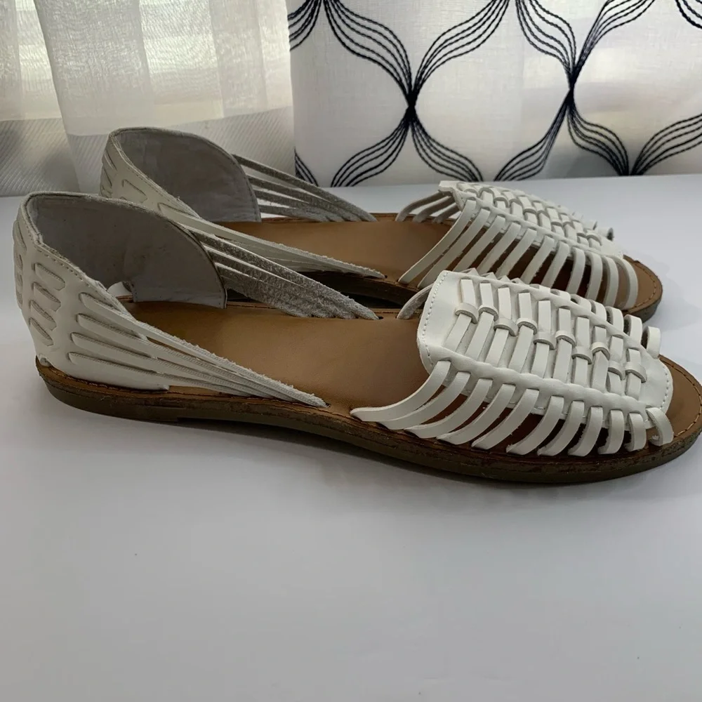 Mia girl Women’a Huarache Sandal Flat White color, size 6,7,8,9,11 - Picture 14 of 15